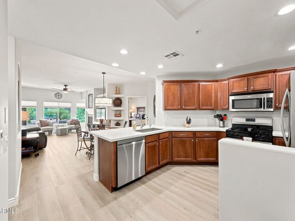 5350 E DEER VALLEY Drive, Unit 2431, Phoenix, AZ 85054