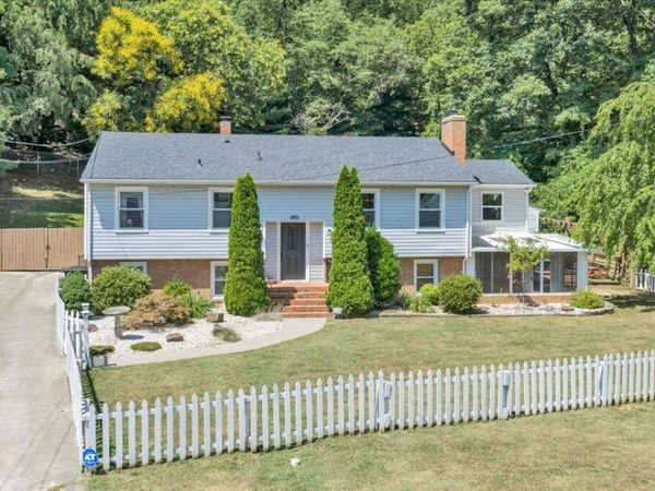 1901 Brookfield DR, Roanoke, VA 24018