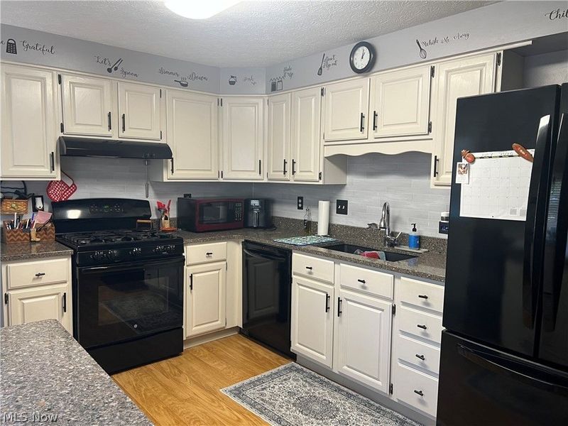 823 Gloucester Drive, Huron, OH 44839 Photo 6
