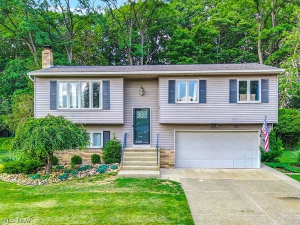 9316 Munich Drive , Parma, OH 44130