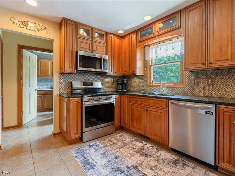 8640 Candleberry Street NW, Massillon, OH 44646 Photo 12