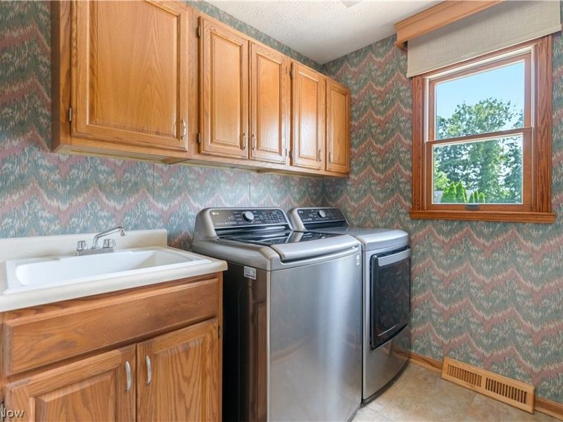 8640 Candleberry Street NW, Massillon, OH 44646 Photo 20