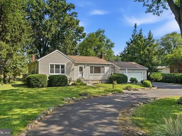4339 FREEMANSBURG AVENUE, BETHLEHEM, PA 18020