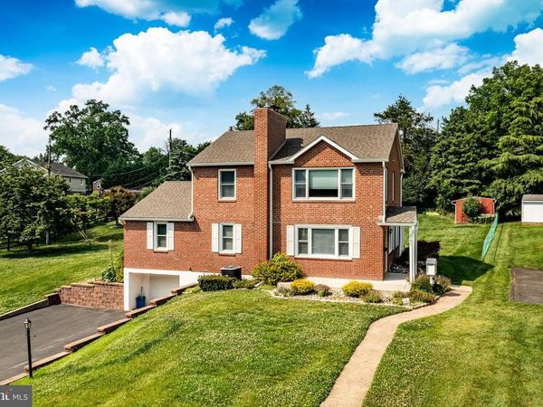 2741 HILLVIEW ROAD, BROOMALL, PA 19008
