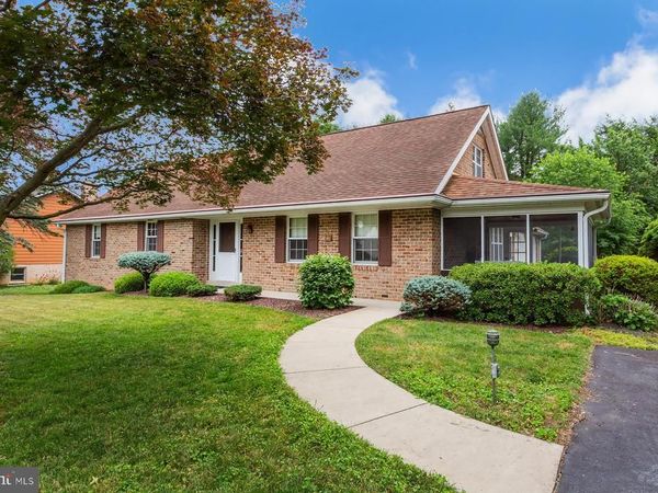 743 BARRHOLLY DRIVE, LANCASTER, PA 17603