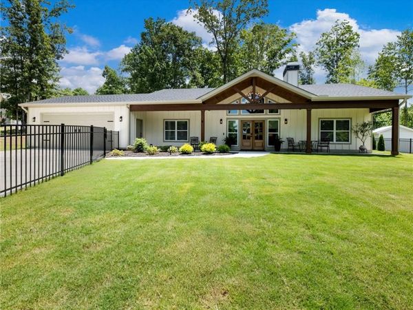 1320 heads ferry Road , Cornelia, GA 30531
