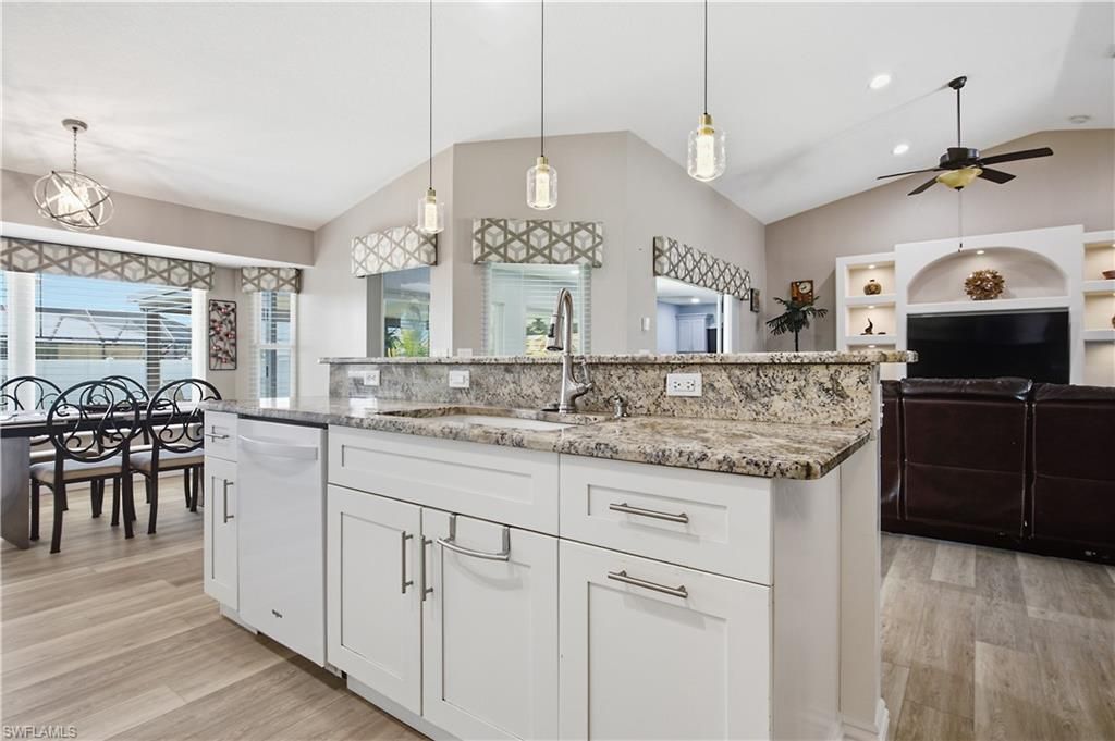 430 SW 44th Ter, Cape Coral, FL 33914 Photo