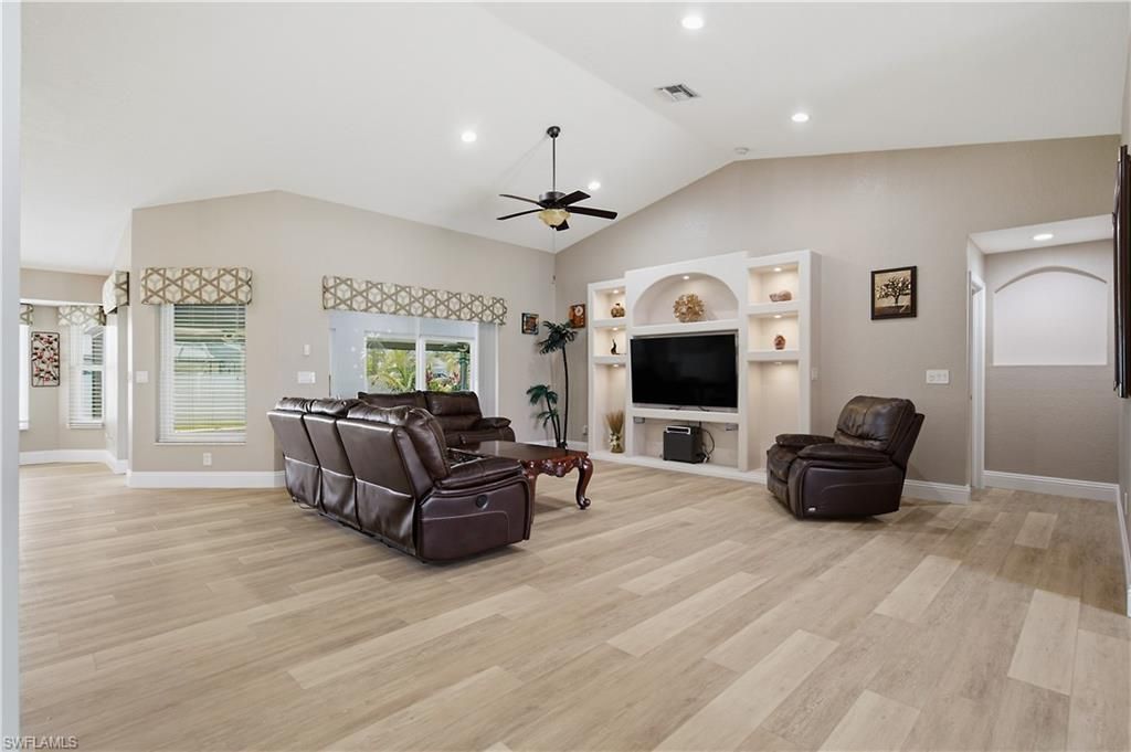 430 SW 44th Ter, Cape Coral, FL 33914 Photo