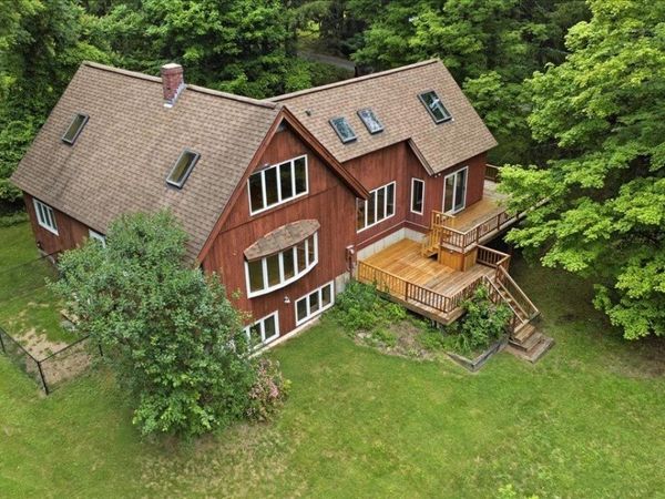15 Polygraphic Lane, Bennington, VT 05257