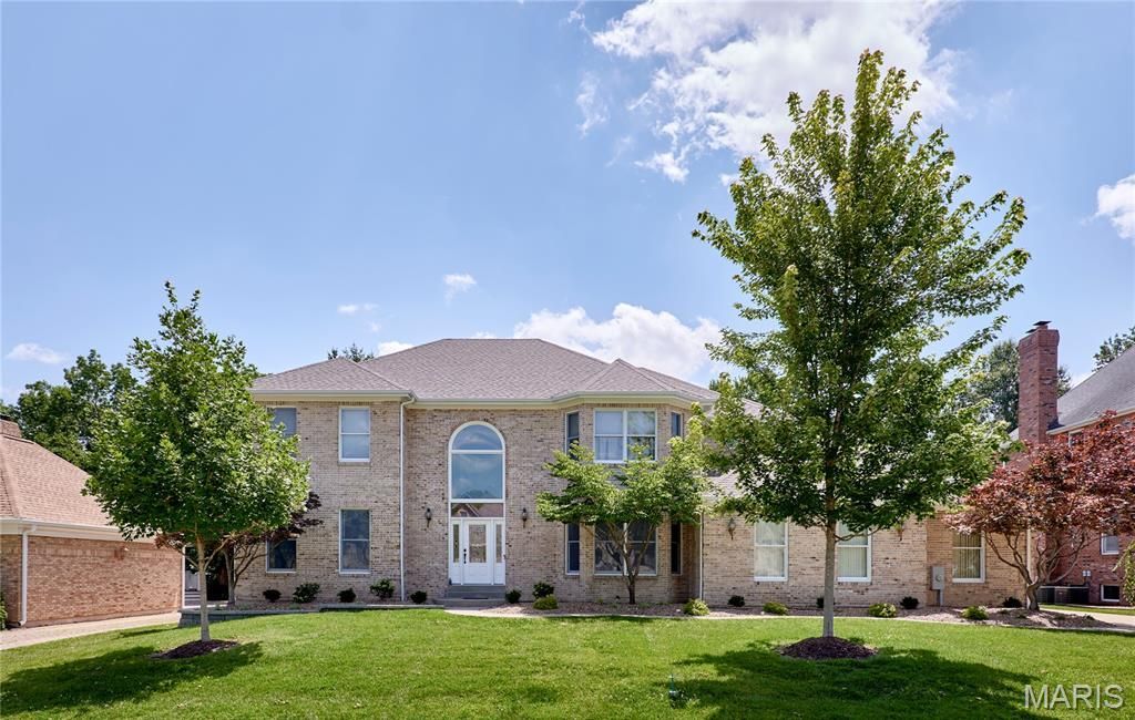 16 Delacroix Place, Saint Charles, MO 63303 Main Photo