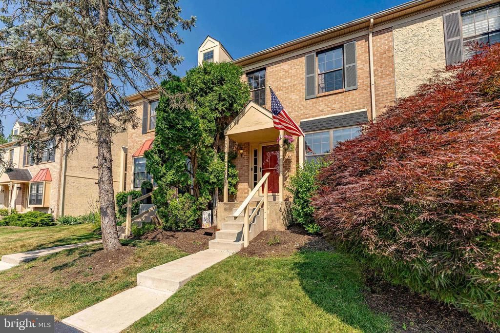 525 Bassett Lane, West Norriton, PA 19403 Main Photo