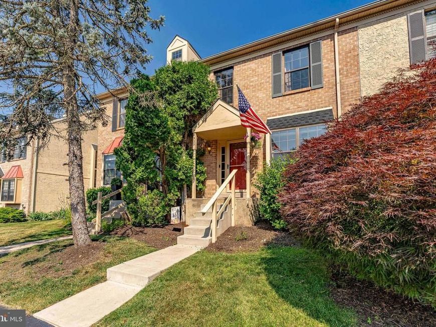 525 Bassett Lane, West Norriton, PA 19403 Main Photo