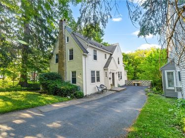 60 Paris Road, New Hartford, NY 13413