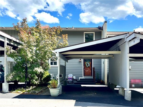 9 Harbour Lane , Canandaigua, NY 14424