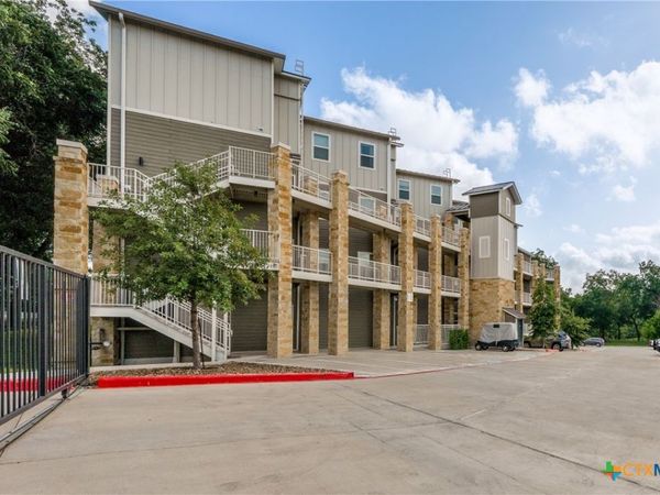 1228 Ervendberg Avenue, Unit 104, New Braunfels, TX 78130
