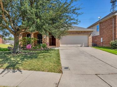 1124 Sunderland Lane, Fort Worth, TX 76134
