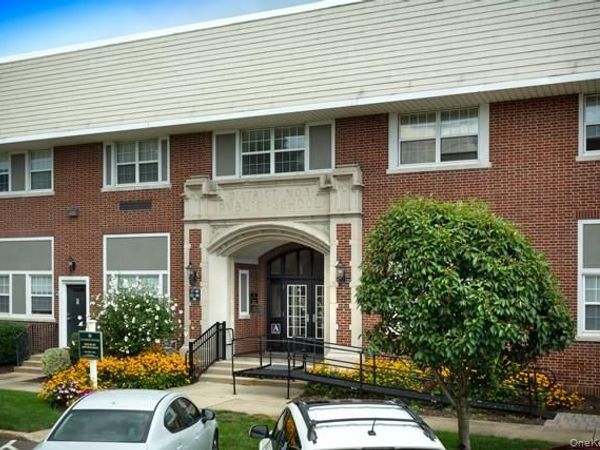 425 Newbridge Road , Unit 04, East Meadow, NY 11554