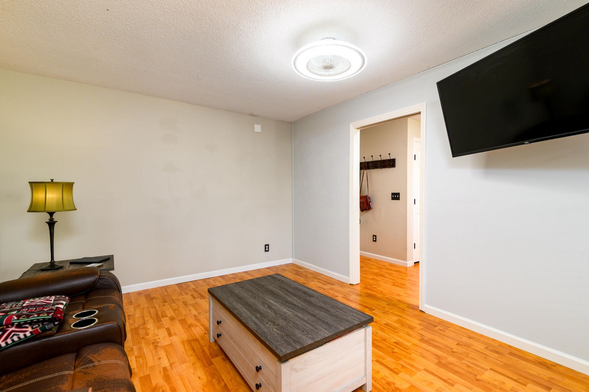 1406 Diamond Boulevard Photo 10