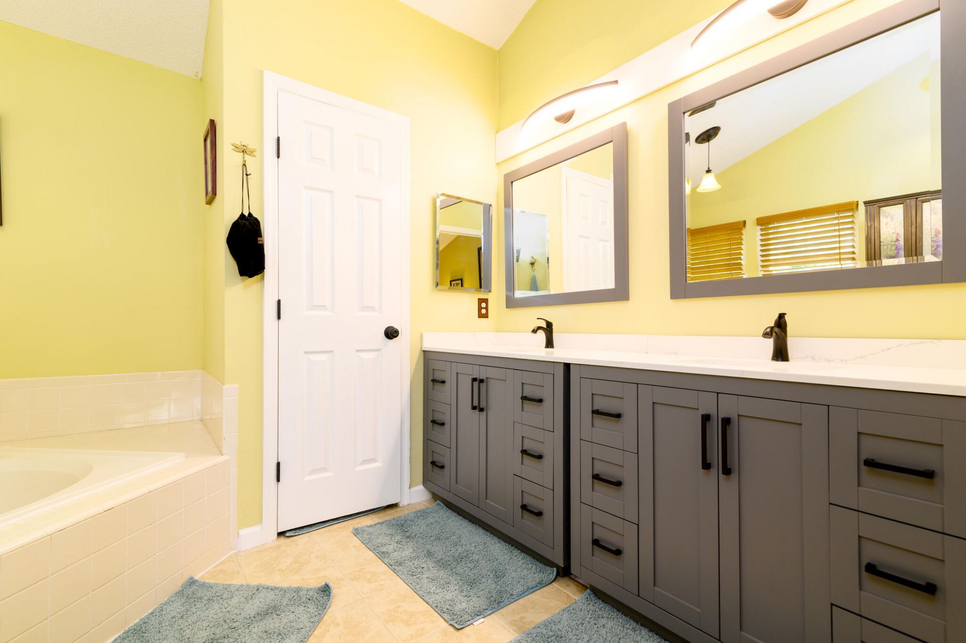 1406 Diamond Boulevard Photo 28
