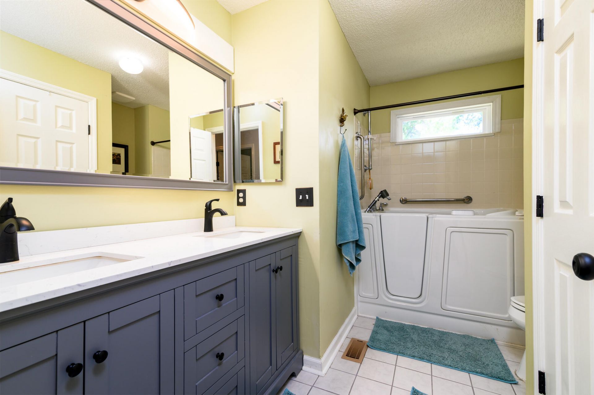 1406 Diamond Boulevard Photo 34