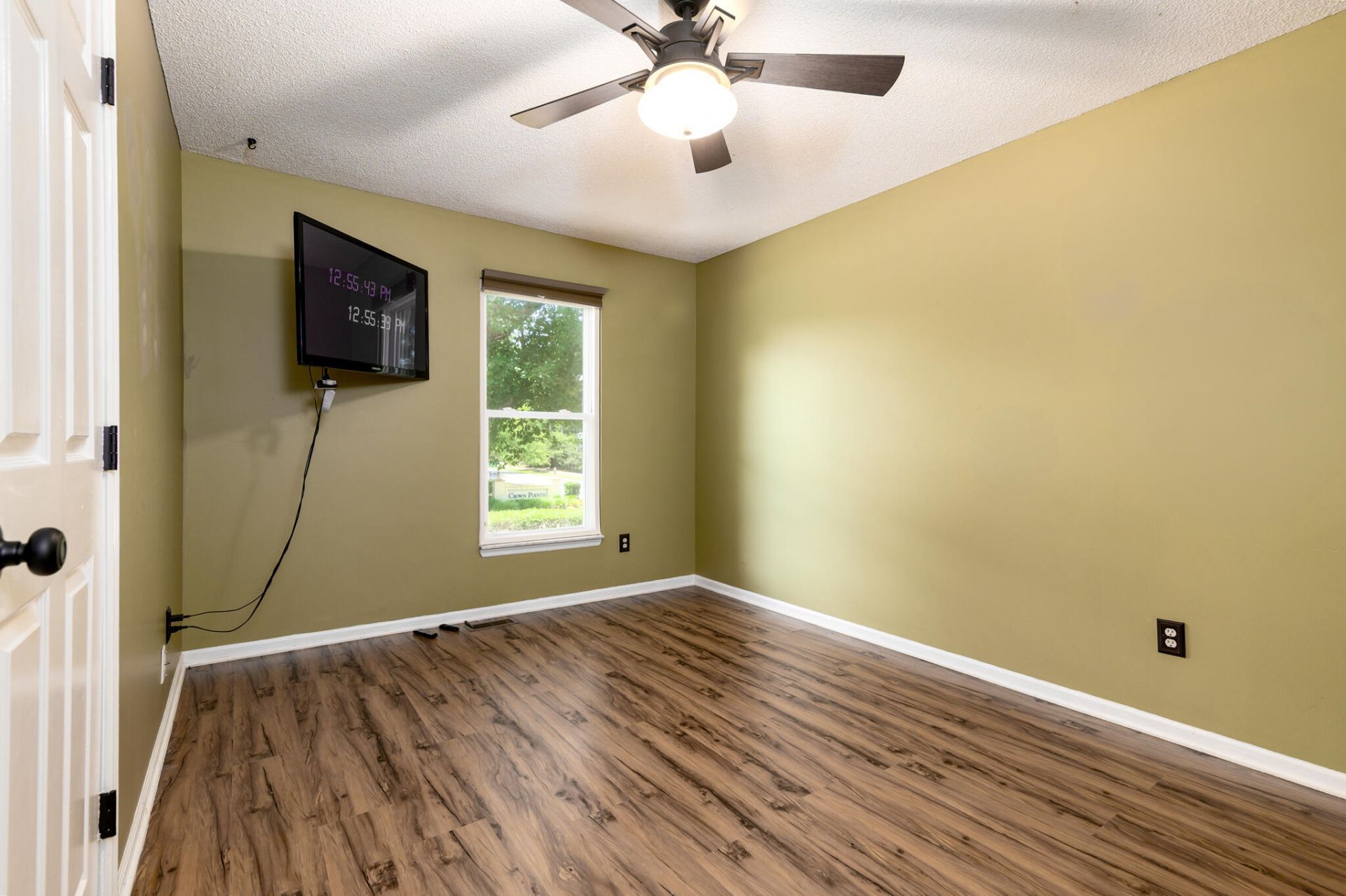 1406 Diamond Boulevard Photo 37