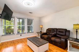 1406 Diamond Boulevard photo 4