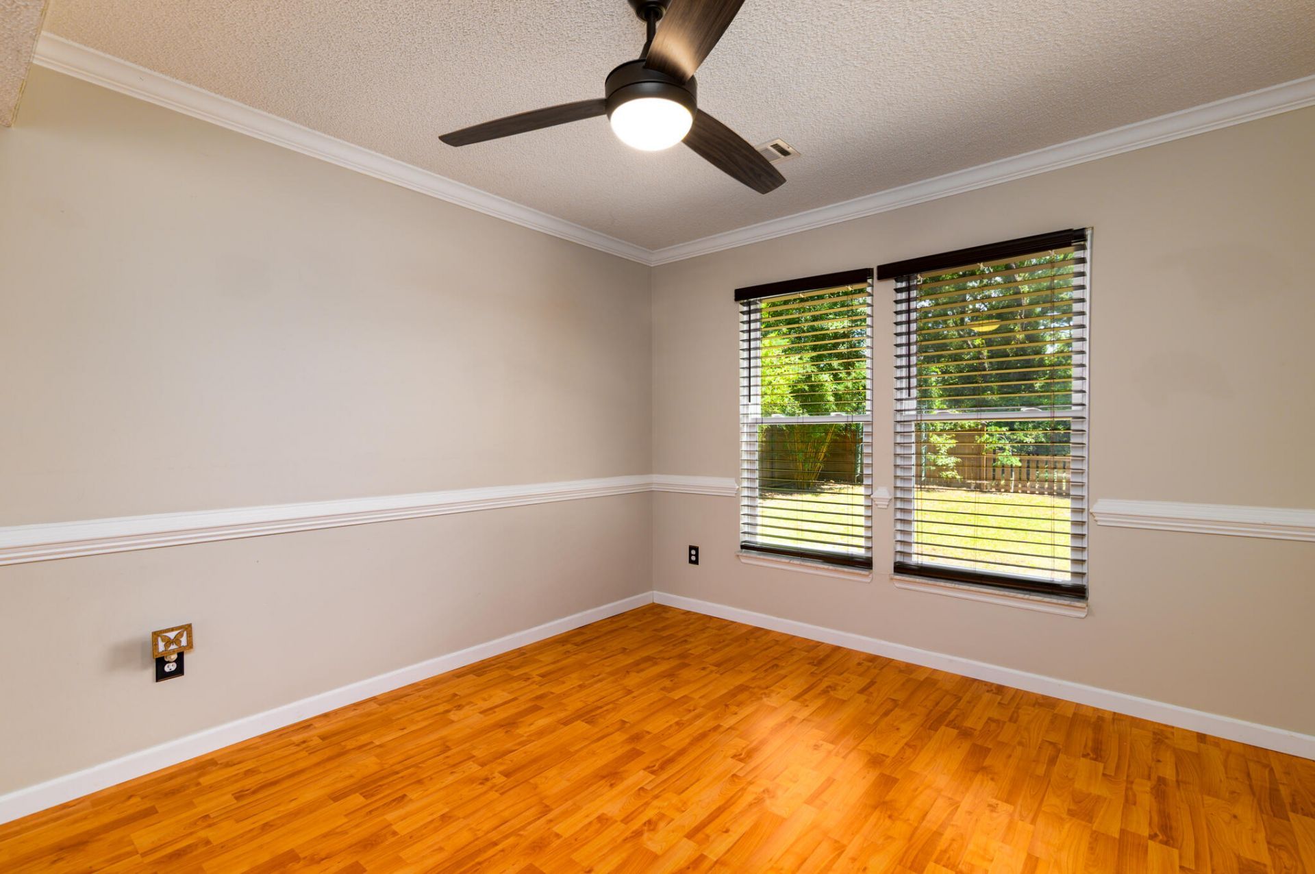 1406 Diamond Boulevard Photo 7