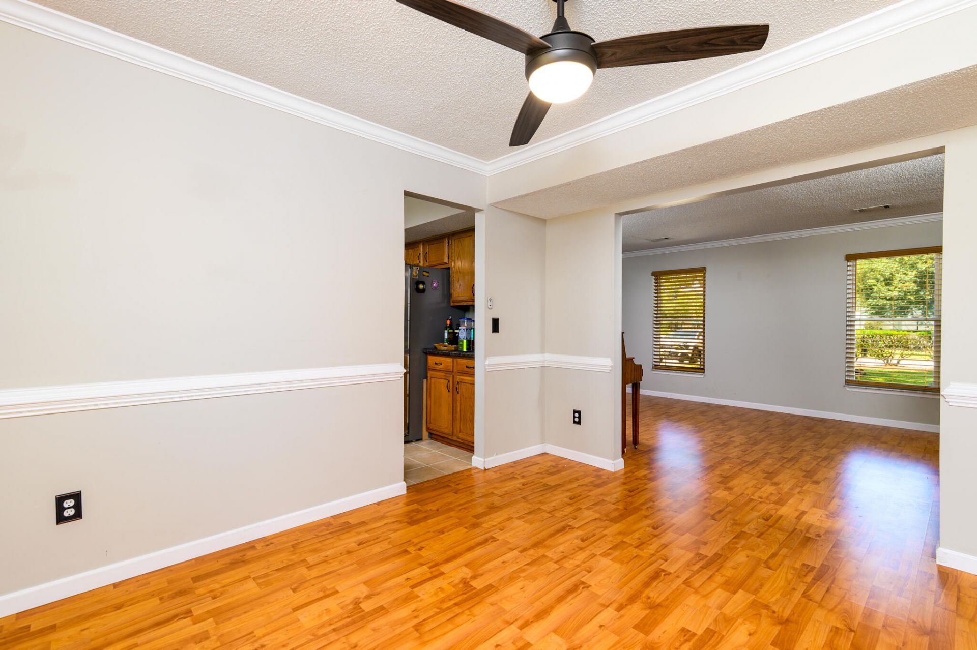 1406 Diamond Boulevard Photo 8