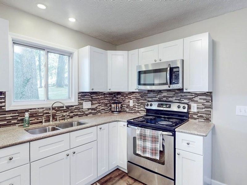 2045 Howard Street NE, Hartville, OH 44632 Photo 15