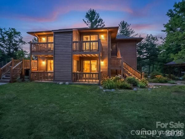520 Courtwood Lane , Unit 8, Hendersonville, NC 28739