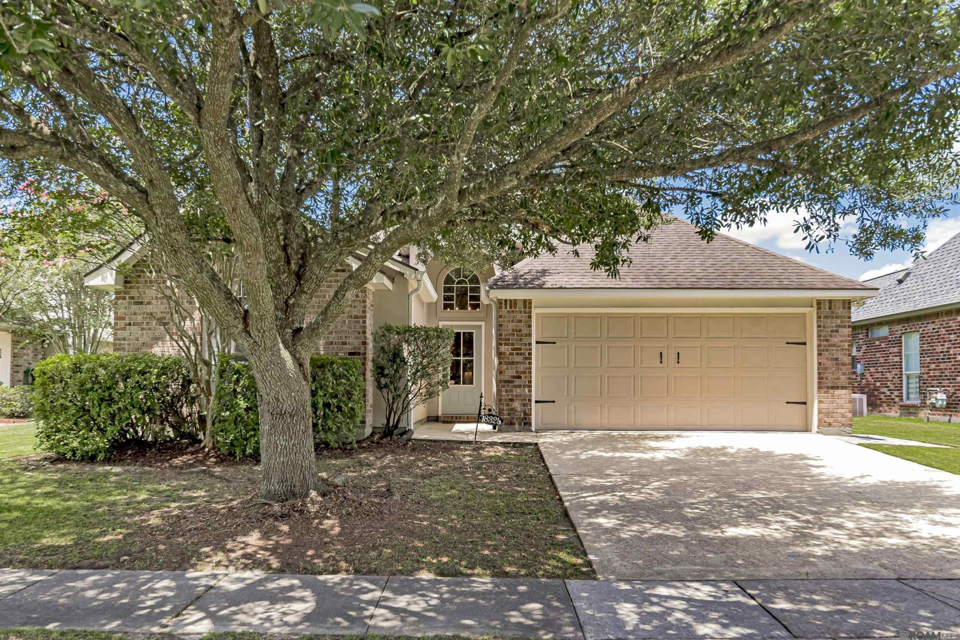18328 Three Bars Dr, Baton Rouge, LA 70817 Main Photo