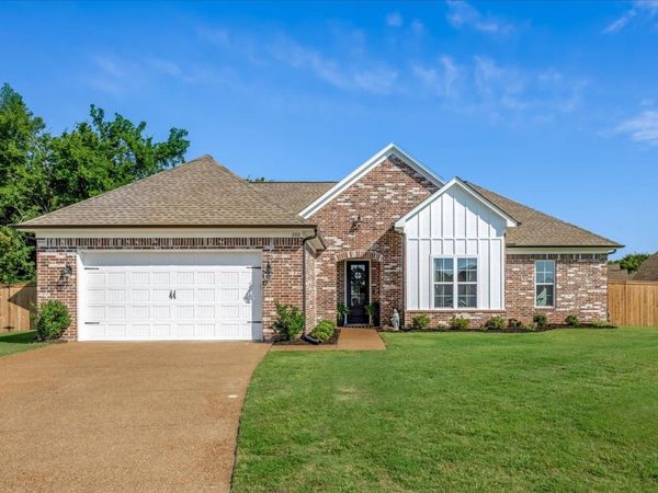 200 OAKLAND RIDGE CV, Oakland, TN 38060