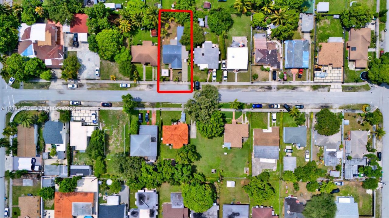 1042 NW 76th St , Miami, FL 33150 Photo