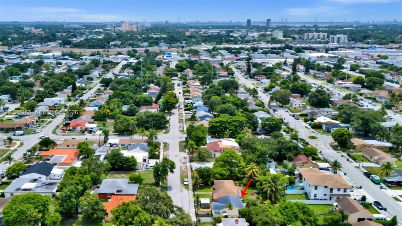 1042 NW 76th St , Miami, FL 33150 Photo