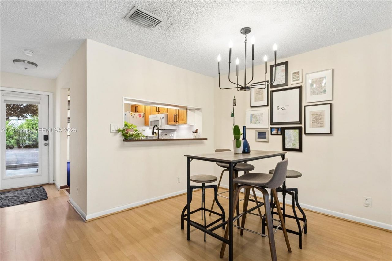 3050 S Oakland Forest Dr, Unit 2008, Oakland Park, FL 33309 Photo