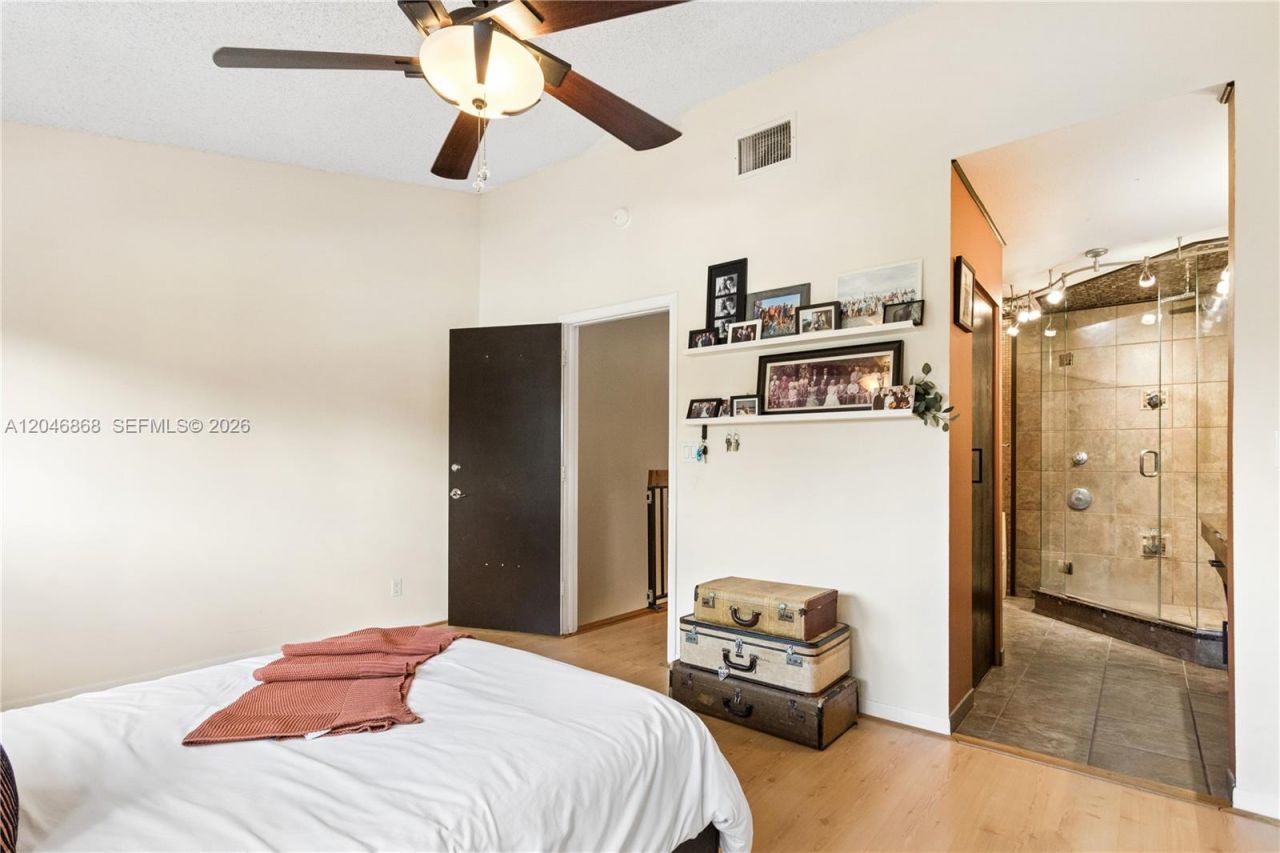 3050 S Oakland Forest Dr, Unit 2008, Oakland Park, FL 33309 Photo