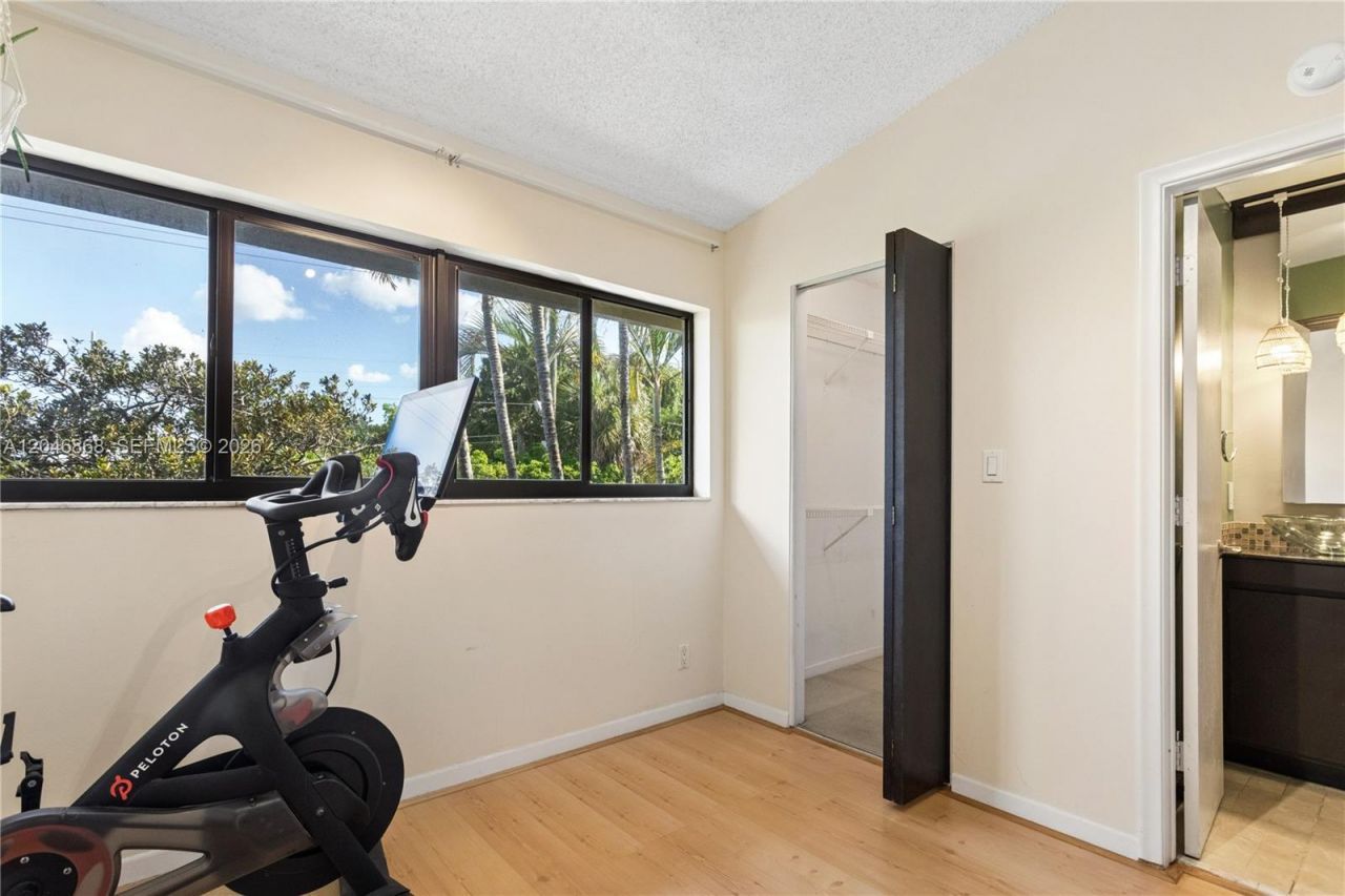 3050 S Oakland Forest Dr, Unit 2008, Oakland Park, FL 33309 Photo