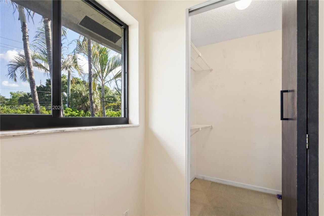 3050 S Oakland Forest Dr, Unit 2008, Oakland Park, FL 33309 Photo