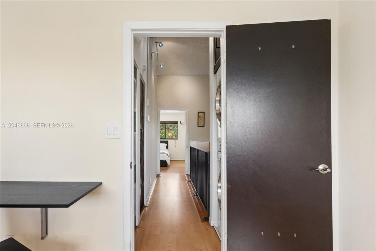3050 S Oakland Forest Dr, Unit 2008, Oakland Park, FL 33309 Photo