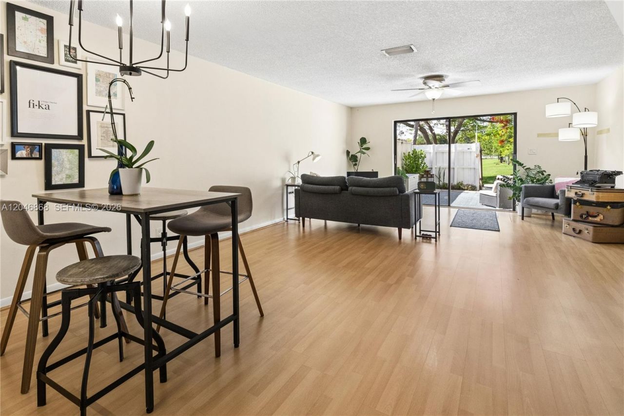 3050 S Oakland Forest Dr, Unit 2008, Oakland Park, FL 33309 Photo