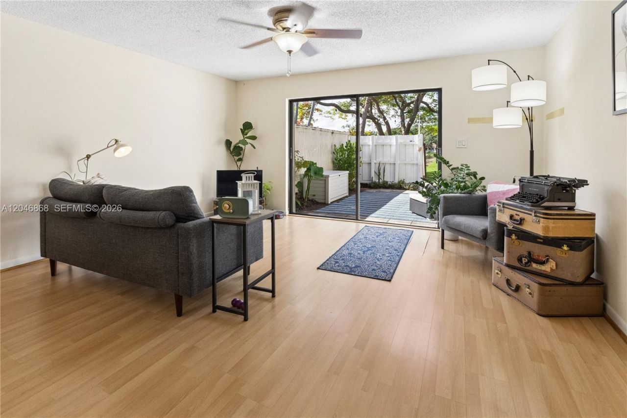 3050 S Oakland Forest Dr, Unit 2008, Oakland Park, FL 33309 Photo