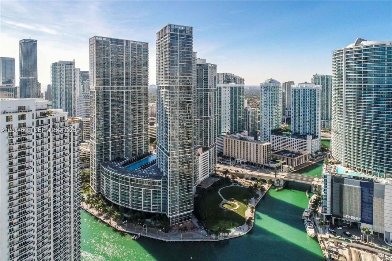 475 Brickell Ave , Unit 4612, Miami, FL 33131 Photo