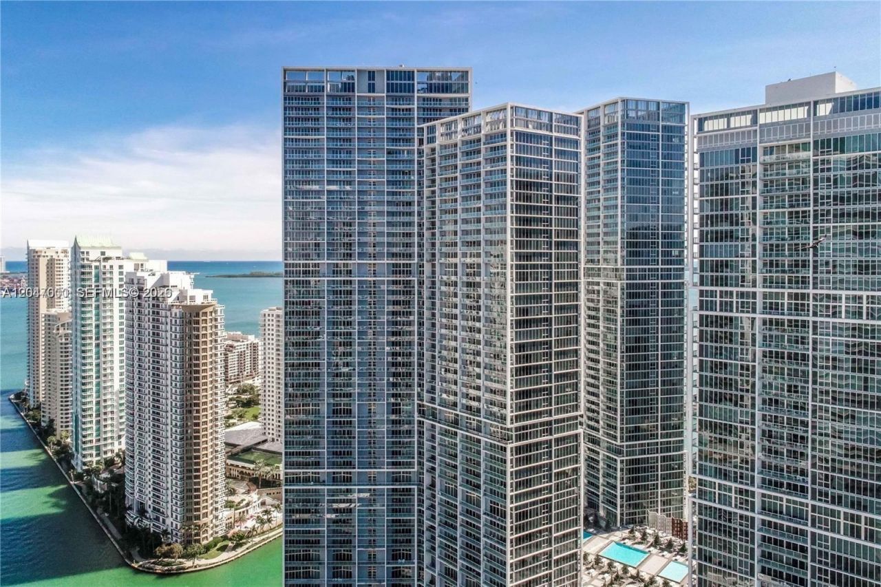 475 Brickell Ave , Unit 4612, Miami, FL 33131 Photo