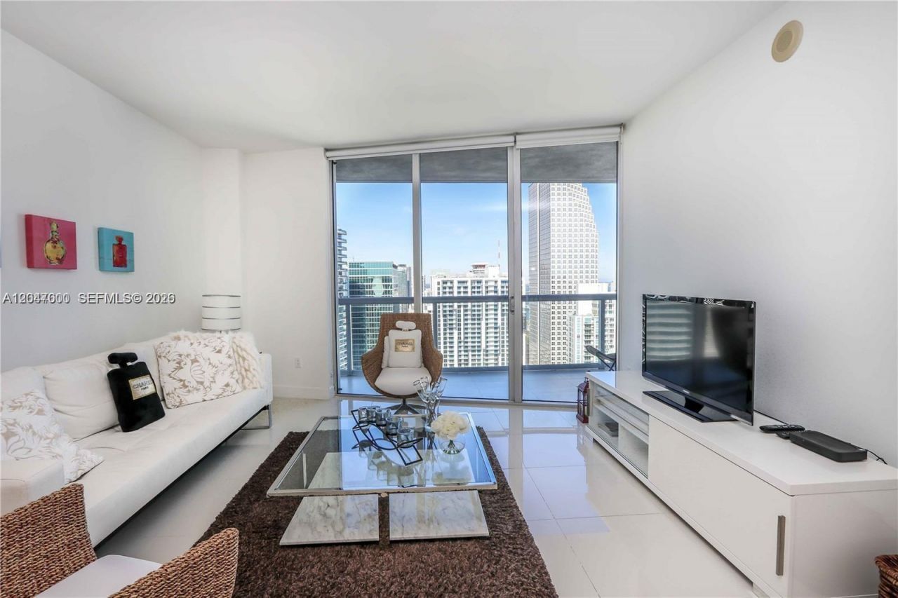 475 Brickell Ave , Unit 4612, Miami, FL 33131 Photo