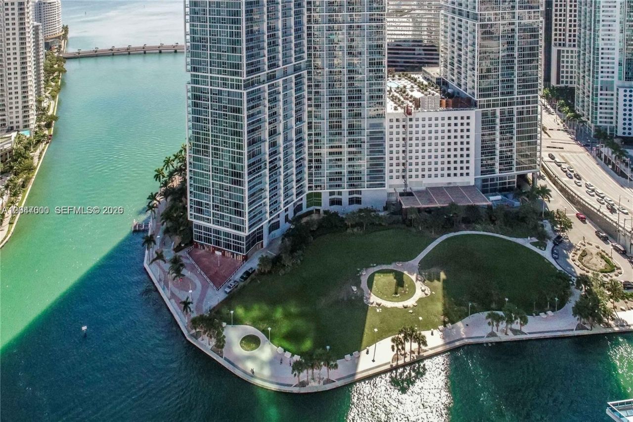 475 Brickell Ave , Unit 4612, Miami, FL 33131 Photo