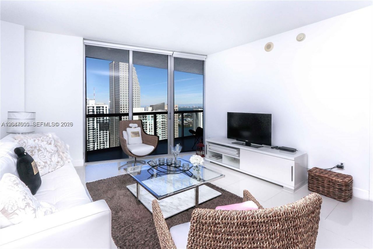 475 Brickell Ave , Unit 4612, Miami, FL 33131 Photo