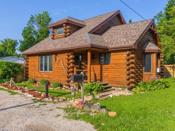 403 W Owsley Street , Chenoa, IL 61726