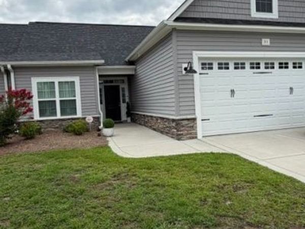 311 Oak Pointe Circle E, Lumberton, NC 28358
