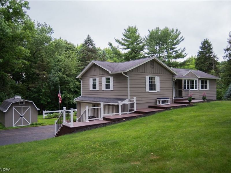 4564 Larkspur Lane, Bath, OH 44333 Photo 2