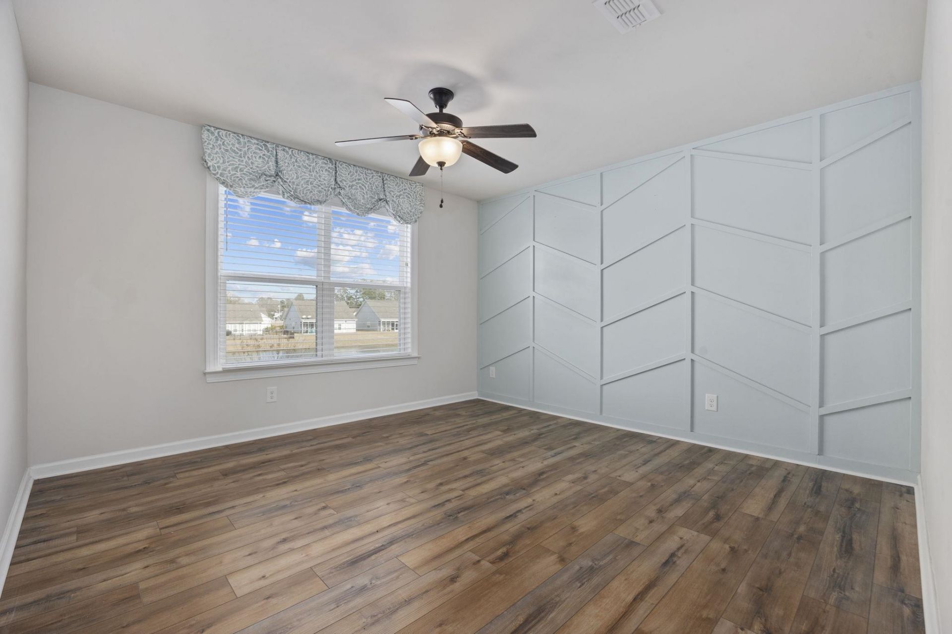 209 Angel Wing Dr. Photo 27